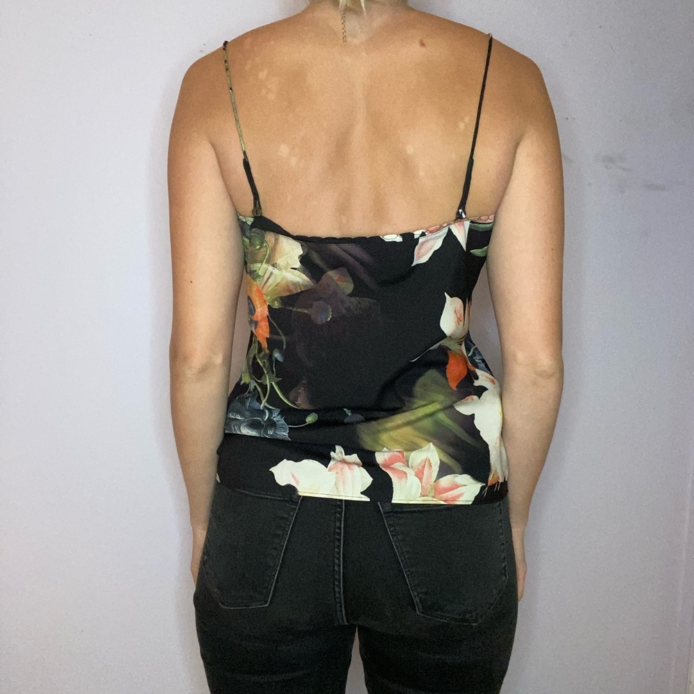 Floral Top - Picture 2 of 4